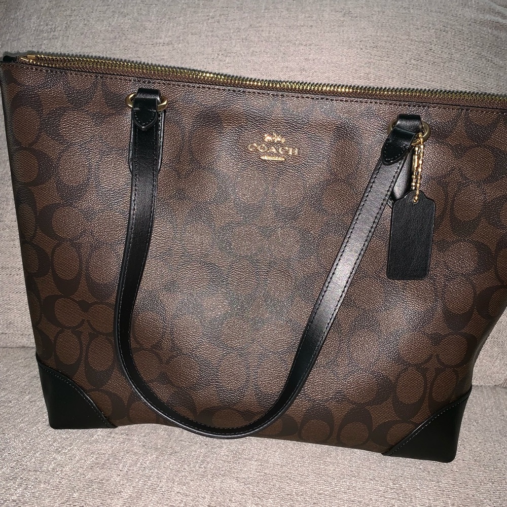NWT Coach Zippered Tote